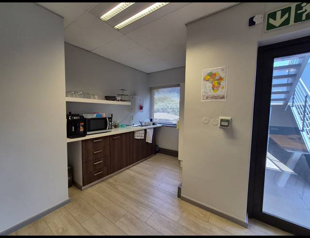 250M² OFFICE TO LET IN VORNA VALLEY